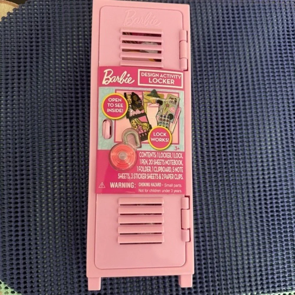 Barbie Design Activity Locker (Item #52906). 715